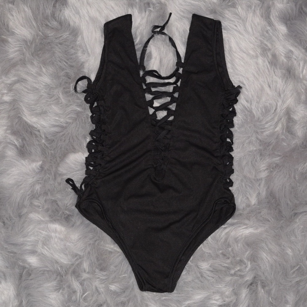 1 piece swim suit size SML